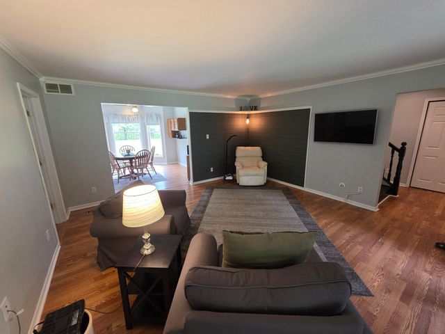 14445 Darling Road, London Twp, MI 48160