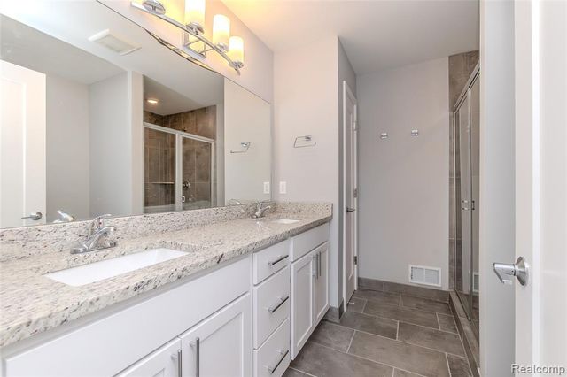 25495 Grandview Lane 25, Novi, MI 48375