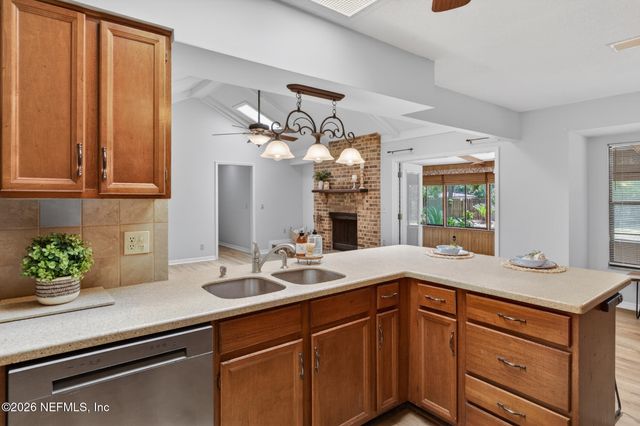 3158 OLD PORT Circle W, Jacksonville, FL 32216