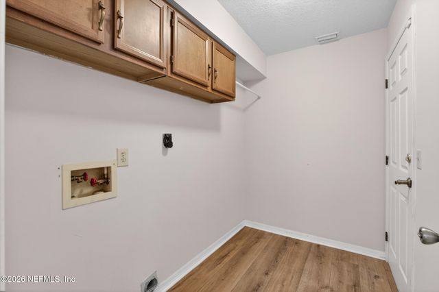 3158 OLD PORT Circle W, Jacksonville, FL 32216