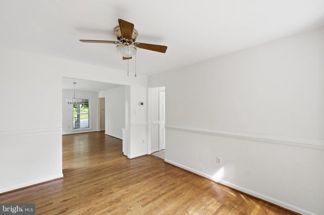 12207 KNIGHTSBRIDGE DR, Woodbridge, VA 22192