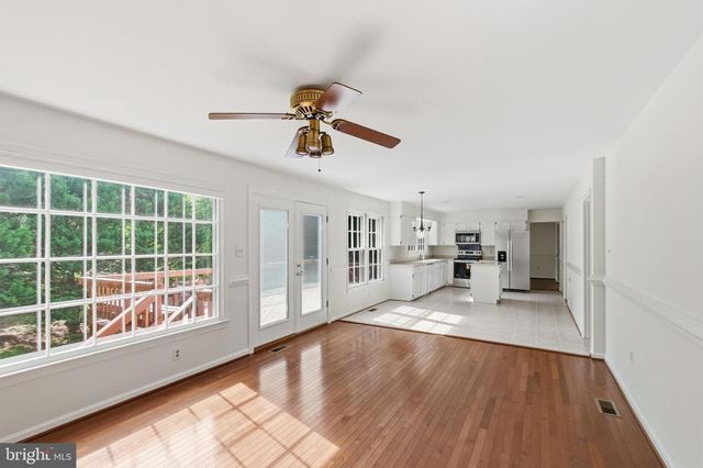 12207 KNIGHTSBRIDGE DR, Woodbridge, VA 22192