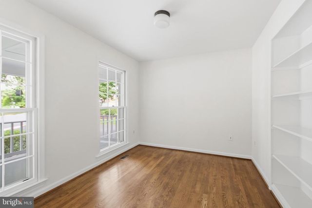 12207 KNIGHTSBRIDGE DR, Woodbridge, VA 22192