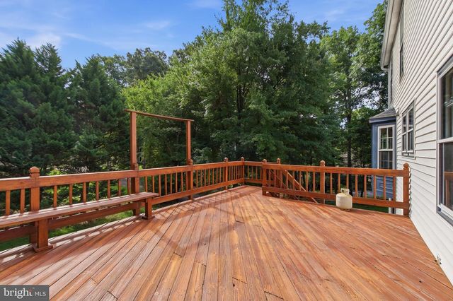 12207 KNIGHTSBRIDGE DR, Woodbridge, VA 22192