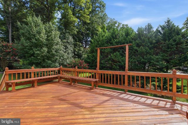 12207 KNIGHTSBRIDGE DR, Woodbridge, VA 22192