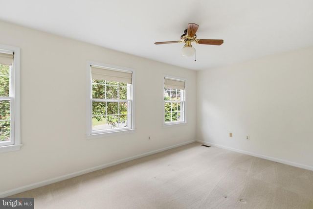 12207 KNIGHTSBRIDGE DR, Woodbridge, VA 22192