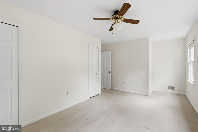 12207 KNIGHTSBRIDGE DR, Woodbridge, VA 22192