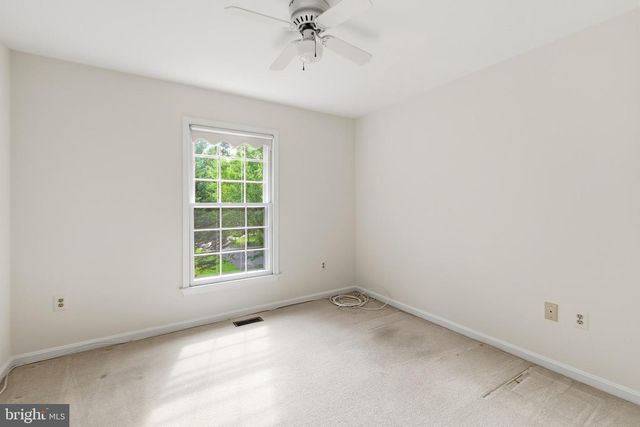 12207 KNIGHTSBRIDGE DR, Woodbridge, VA 22192