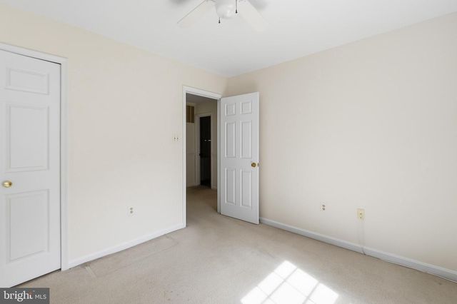 12207 KNIGHTSBRIDGE DR, Woodbridge, VA 22192