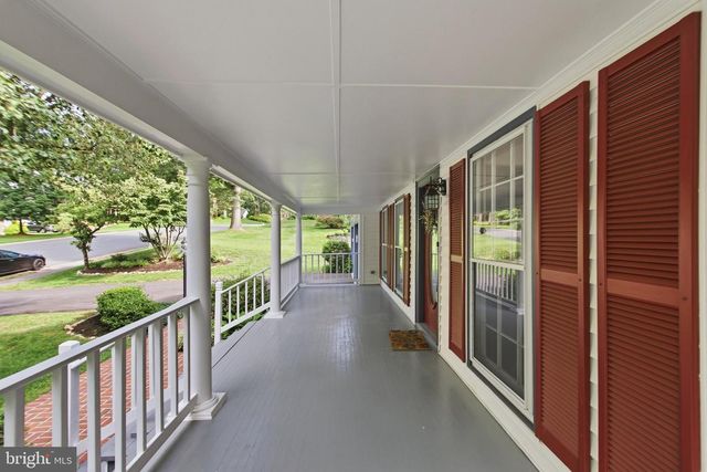 12207 KNIGHTSBRIDGE DR, Woodbridge, VA 22192