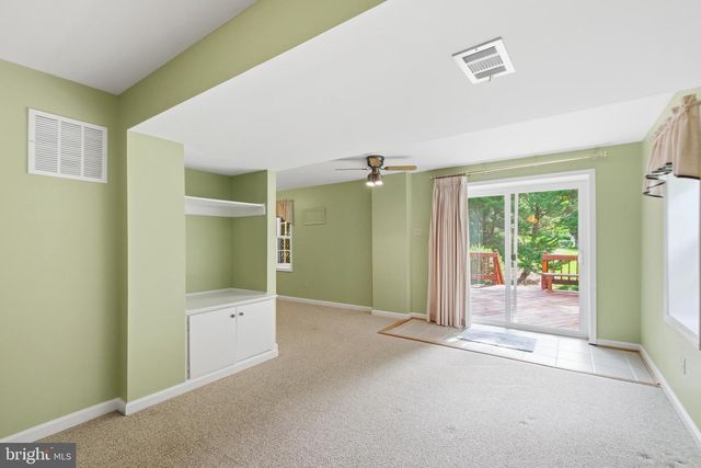 12207 KNIGHTSBRIDGE DR, Woodbridge, VA 22192