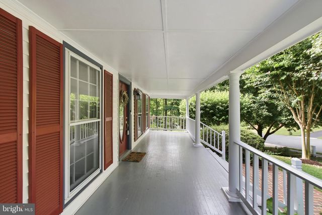12207 KNIGHTSBRIDGE DR, Woodbridge, VA 22192