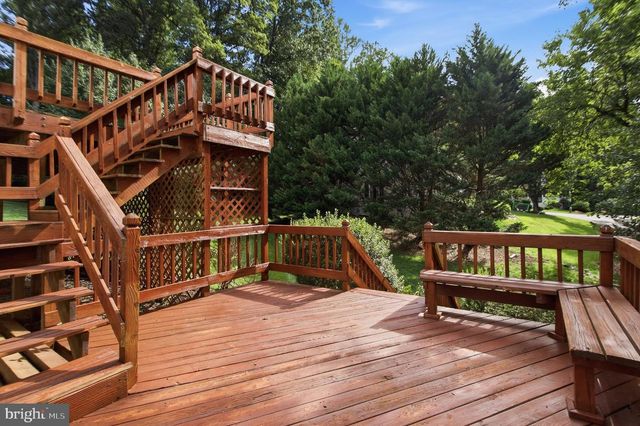 12207 KNIGHTSBRIDGE DR, Woodbridge, VA 22192