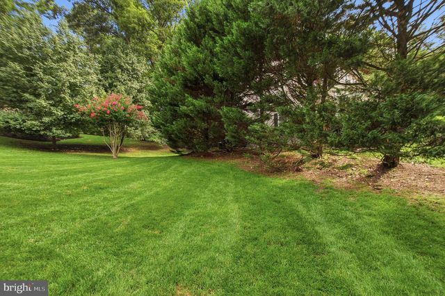 12207 KNIGHTSBRIDGE DR, Woodbridge, VA 22192