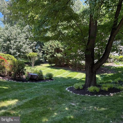 12207 KNIGHTSBRIDGE DR, Woodbridge, VA 22192
