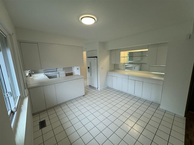 18175 Rainbow Drive, Lathrup Village, MI 48076