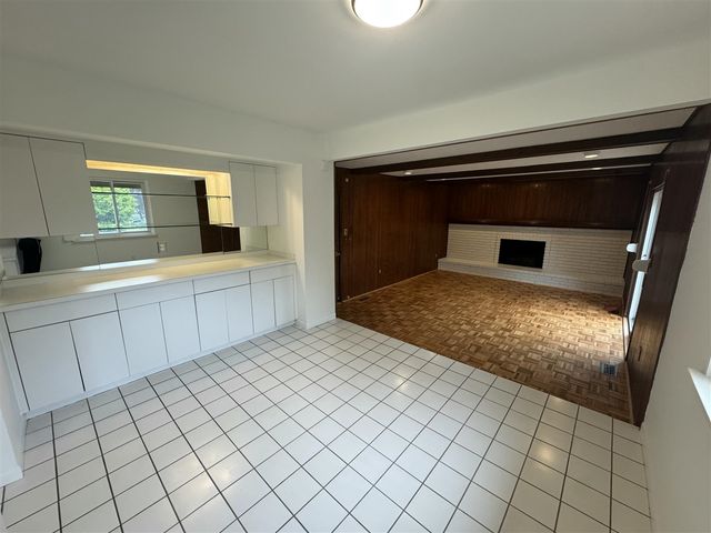 18175 Rainbow Drive, Lathrup Village, MI 48076
