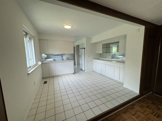 18175 Rainbow Drive, Lathrup Village, MI 48076
