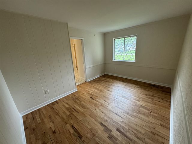 18175 Rainbow Drive, Lathrup Village, MI 48076
