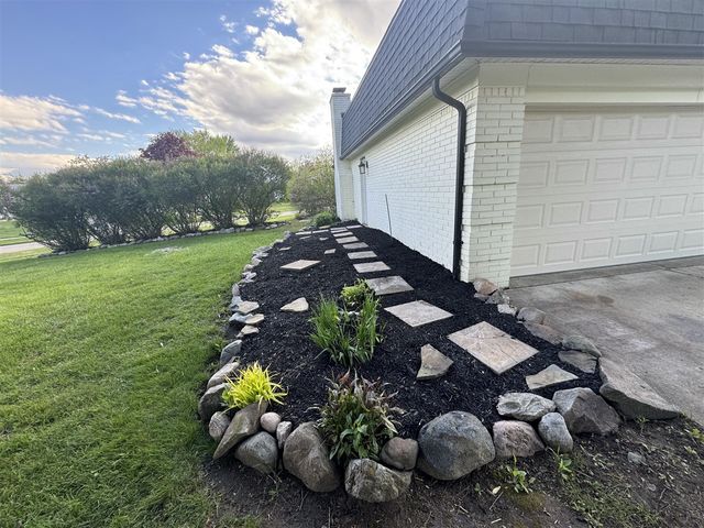 18175 Rainbow Drive, Lathrup Village, MI 48076