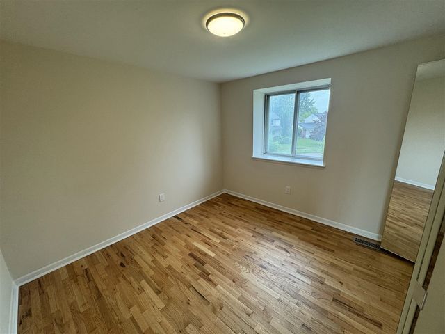 18175 Rainbow Drive, Lathrup Village, MI 48076