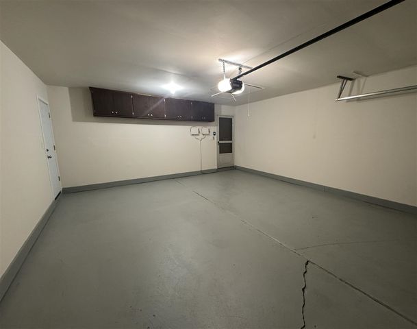 18175 Rainbow Drive, Lathrup Village, MI 48076