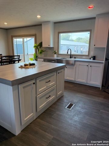 15966 Flores Curve, San Antonio, TX 78221