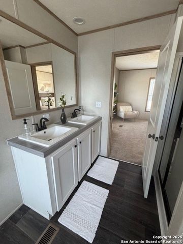 15966 Flores Curve, San Antonio, TX 78221