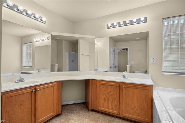 4004 River Breeze CIR, Chesapeake, VA 23321