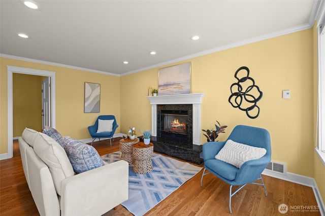 926 Dayton Street, Edmonds, WA 98020