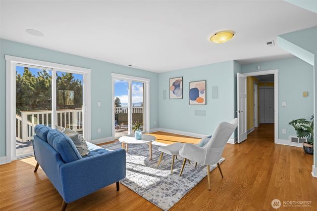 926 Dayton Street, Edmonds, WA 98020