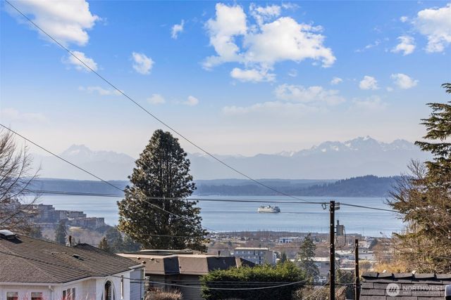 926 Dayton Street, Edmonds, WA 98020