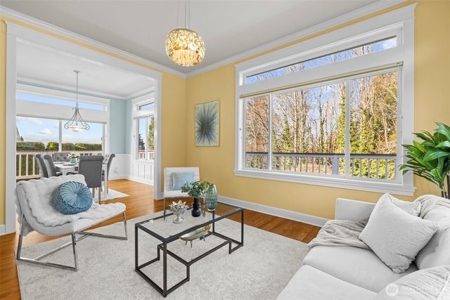 926 Dayton Street, Edmonds, WA 98020