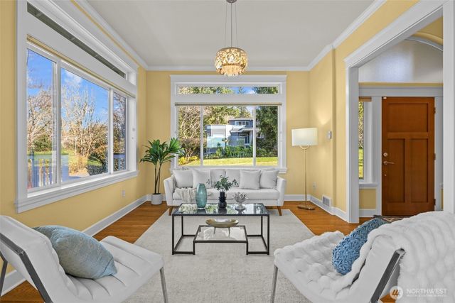 926 Dayton Street, Edmonds, WA 98020