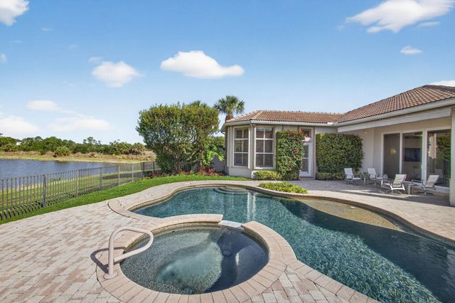 248 Porto Vecchio Way, Palm Beach Gardens, FL 33418