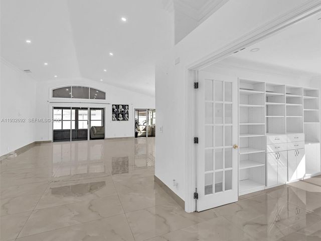 4966 SW 33rd Ter, Hollywood, FL 33312