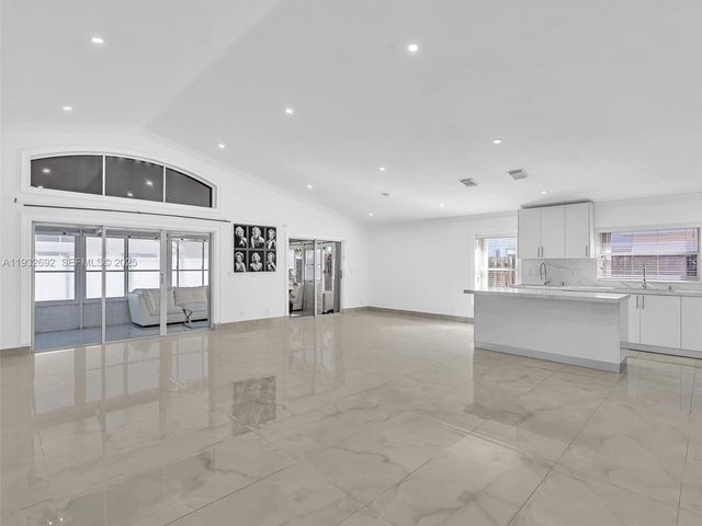 4966 SW 33rd Ter, Hollywood, FL 33312