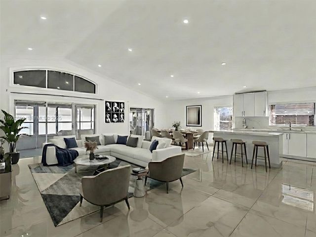 4966 SW 33rd Ter, Hollywood, FL 33312