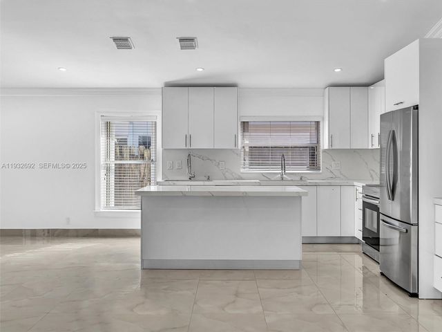 4966 SW 33rd Ter, Hollywood, FL 33312