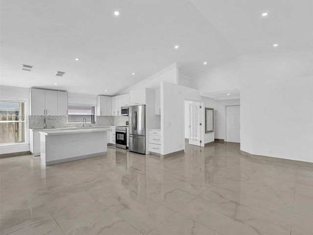 4966 SW 33rd Ter, Hollywood, FL 33312