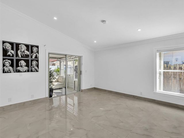 4966 SW 33rd Ter, Hollywood, FL 33312