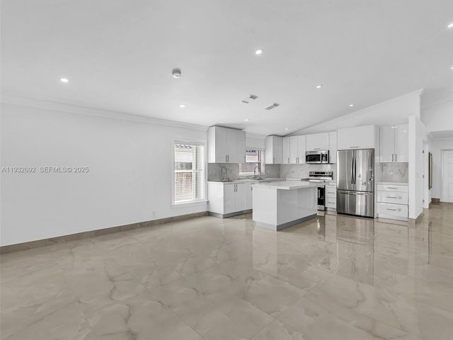 4966 SW 33rd Ter, Hollywood, FL 33312