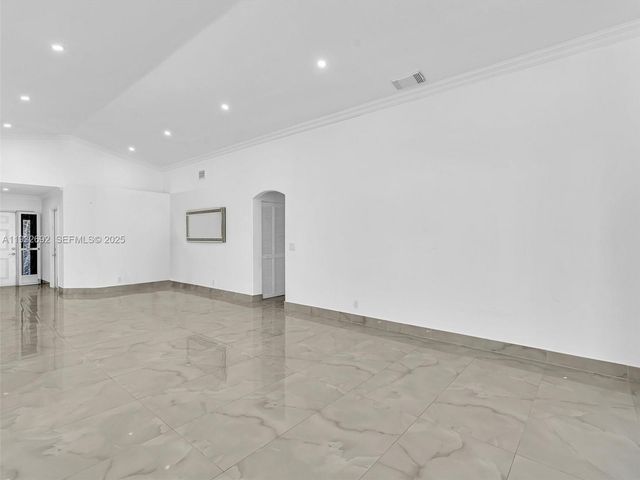 4966 SW 33rd Ter, Hollywood, FL 33312