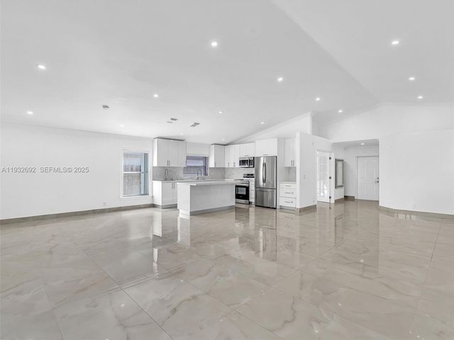 4966 SW 33rd Ter, Hollywood, FL 33312