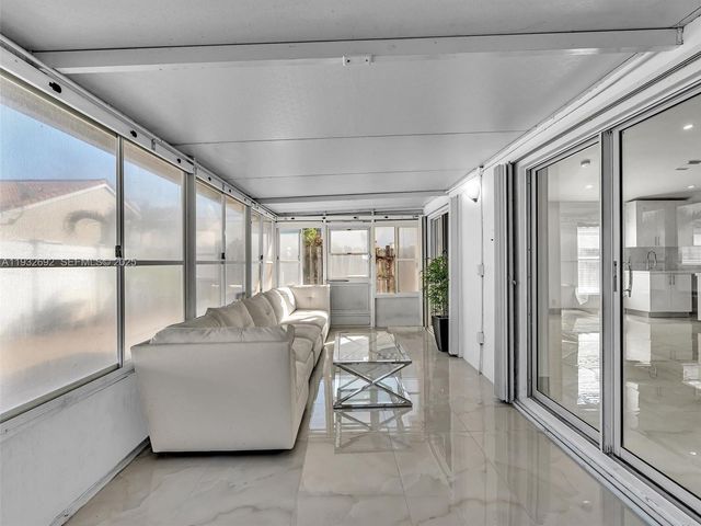 4966 SW 33rd Ter, Hollywood, FL 33312