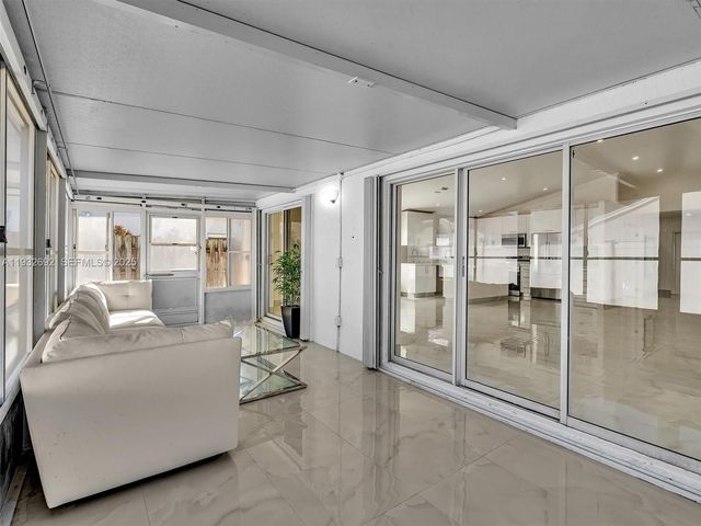 4966 SW 33rd Ter, Hollywood, FL 33312