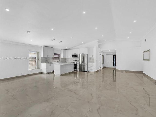 4966 SW 33rd Ter, Hollywood, FL 33312