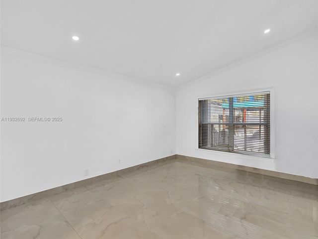 4966 SW 33rd Ter, Hollywood, FL 33312