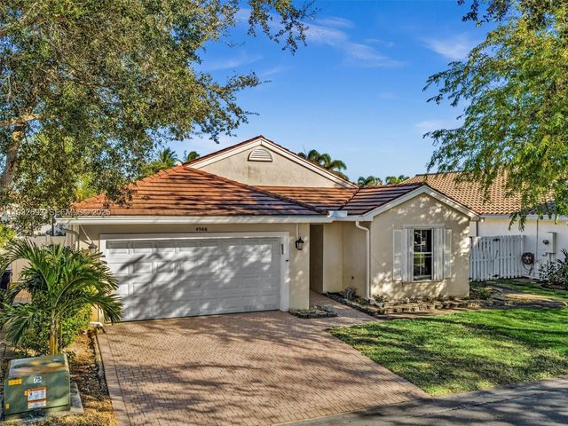 4966 SW 33rd Ter, Hollywood, FL 33312