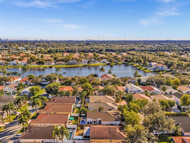 4966 SW 33rd Ter, Hollywood, FL 33312